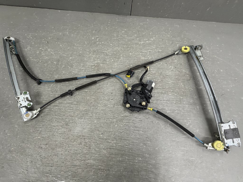 アルファロメオ アルファGT 右H(937 93720L) 純正 右前 パワーウィンドウレギュレーター モーター 右 フロント イタリア車 Alfa Romeo p058911 中古20251030