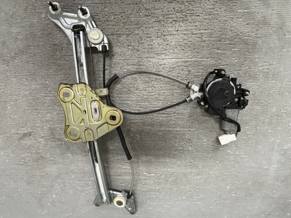 Rakuten - トヨタ ソアラ 430SCV(UZZ40) 純正 右 パワーウィンドウレギュレーター モーター 85710-24040 p058916 デンソー 中古20251030
