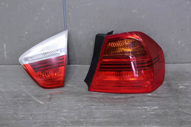 BMW 325i 左ハンドル 前期(E90) 純正 破損無 取付OK 動作保証 右テールランプ フィニッシャー 276302 276402 P028721 中古 20221124