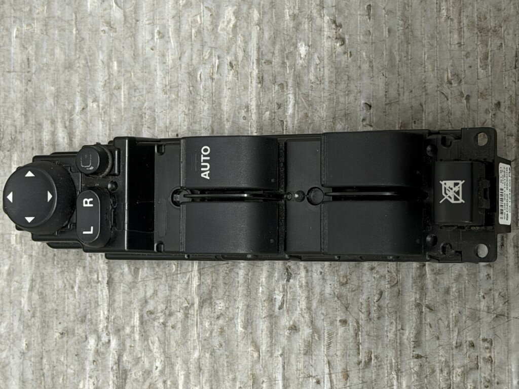 マツダ デミオ 13C (DE3FS) 純正 パワーウィンドウスイッチ 運転席 破損無 動作保証 マスタースイッチ Mazda p058999 中古20251104