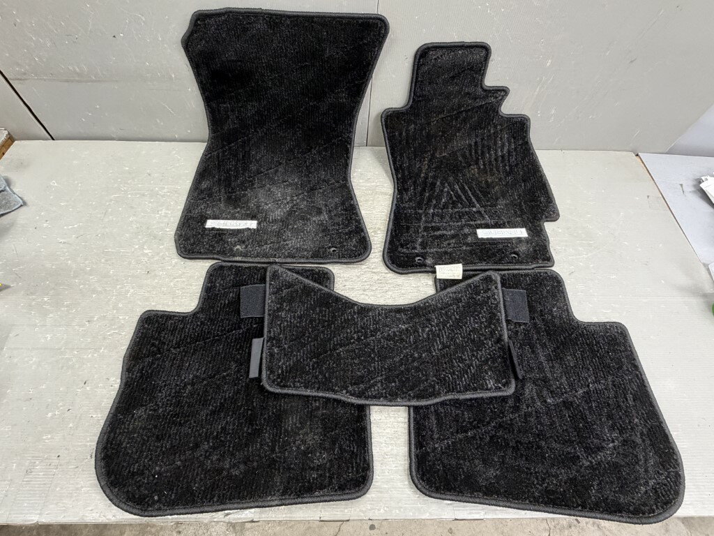 レガシィ アウトバック 2.5i Lパッケージ B型 中期(BR9) 純正 破損無 フロアマット 1台分 Subaru スバル p059028 中古20251106