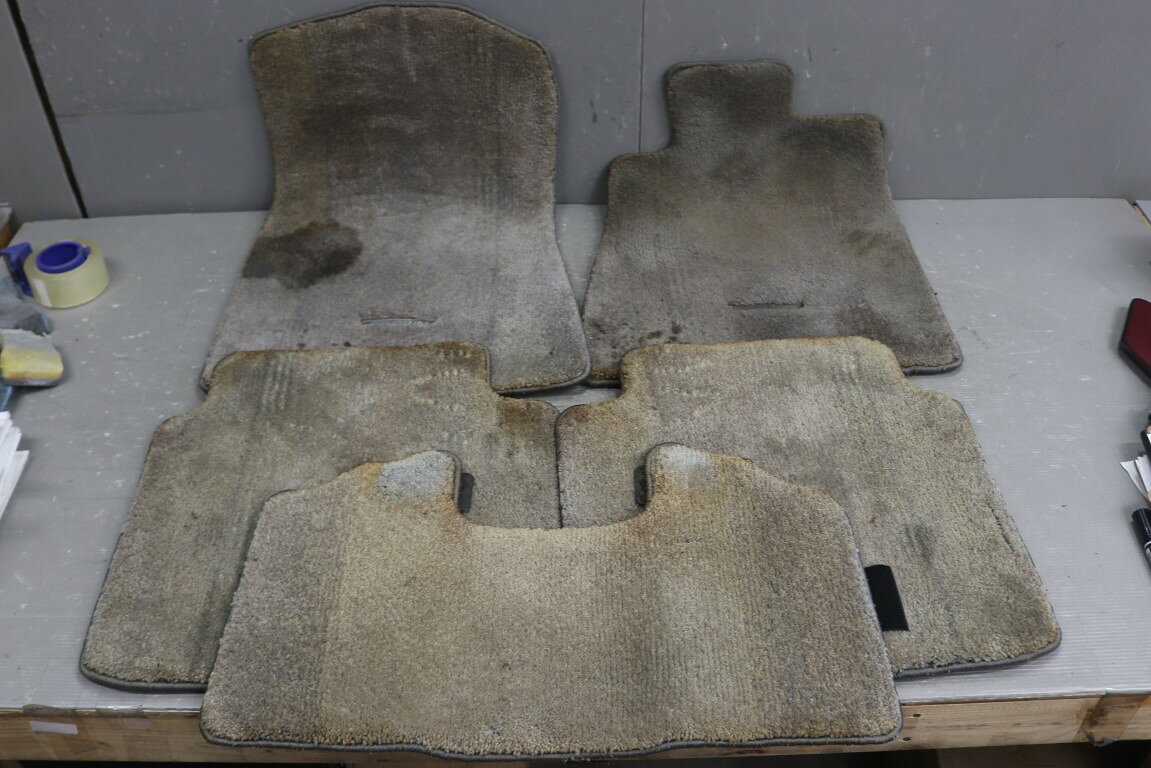 18 クラウン アスリート 後期(GRS184) 純正 破損無 フロアマット 1台分 トヨタ Toyota p059107 中古20251110