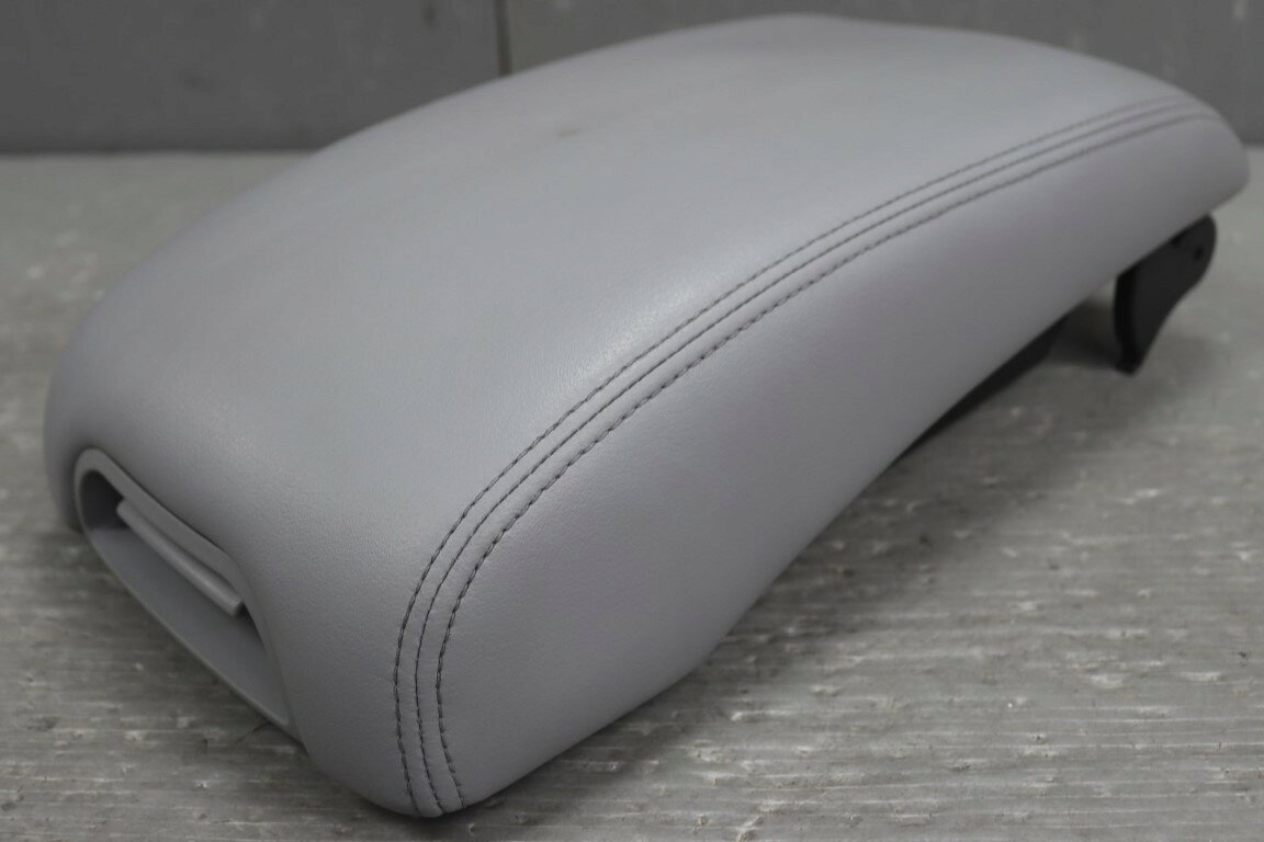 18 クラウン アスリート 後期(GRS184) 純正 センターコンソールのフタ 蓋 アームレスト 小物入れ付 破損無 トヨタ Toyota p059111 中古20251110