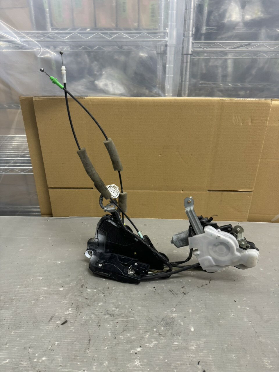 レクサス LS460 LEXUS(USF40) 純正 右前 右フロント ドアロック アクチュエーター p050222 中古20241125