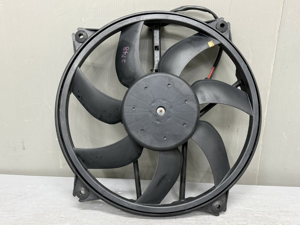 プジョー 308 右H(T7 T75F02) 純正 破損無 動作保証 ラジエーターの 電動ファン 7枚羽 p059253 中古202..