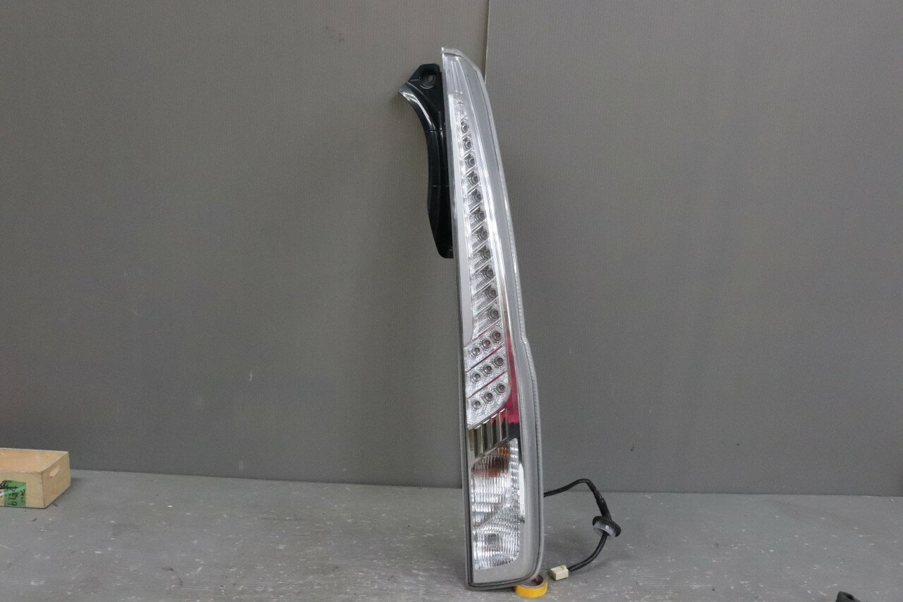 ステラ R スマートアシスト D型 後期(LA100F) 純正 コイト 破損無 動作保証 右 テールランプ テールラ..