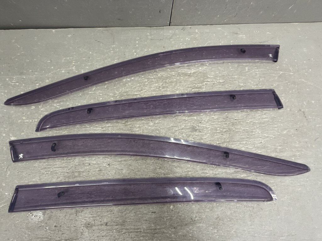 プジョー 308 右H(T7 T75F02) 純正 ドアバイザー 1台分 金具付 PEUGEOT フランス車 サイドバイザー p059266 中古20251118