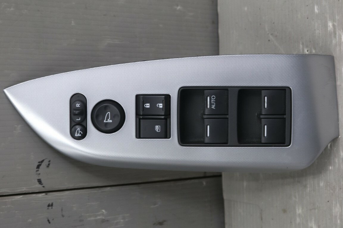 オデッセイ アブソルート 後期(RB3) 純正 破損無 パワーウィンドウスイッチ マスタースイッチ ミラースイッチ 運転席 ベゼル付 p059316 中古20251119