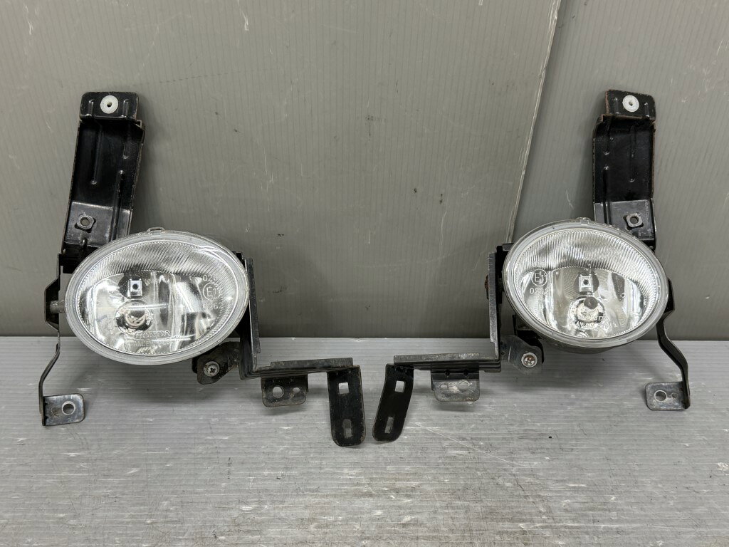 ホンダ レジェンド(KB1) 純正 破損無 動作保証 フォグランプ 左右セット ステー付 右 左 P4641 p059376..