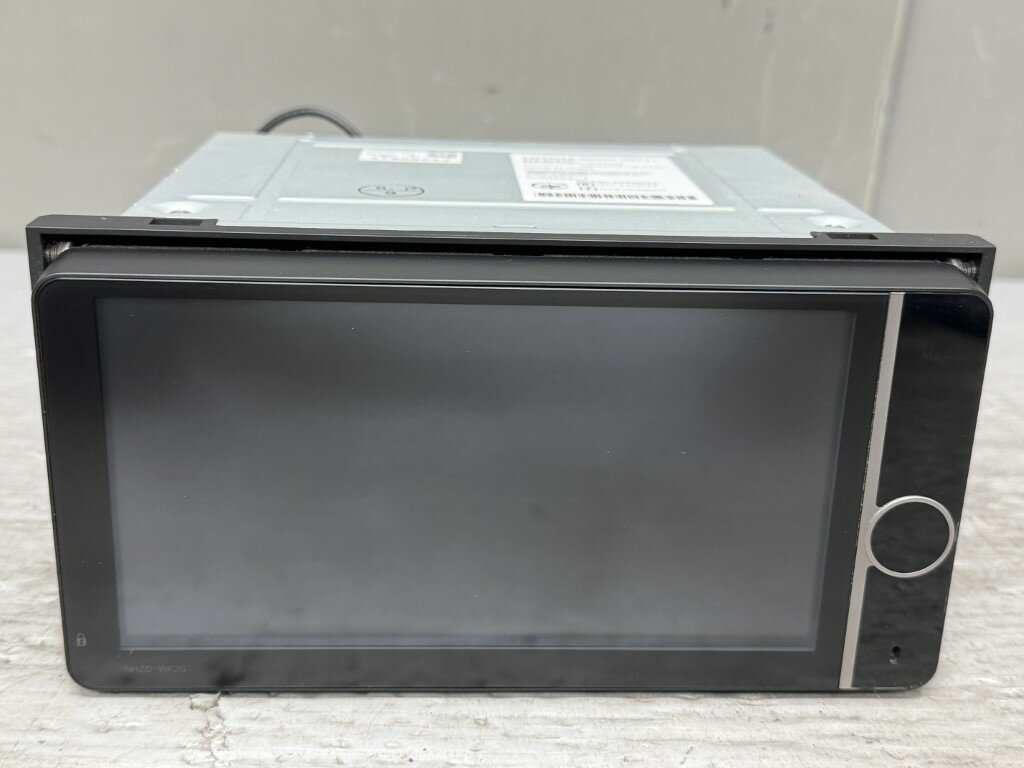 トヨタ アクア G 前期(NHP10 NHP10-AHXEB) 純正 HDDナビユニット NHZD-W62G デンソー カーナビ p059443
