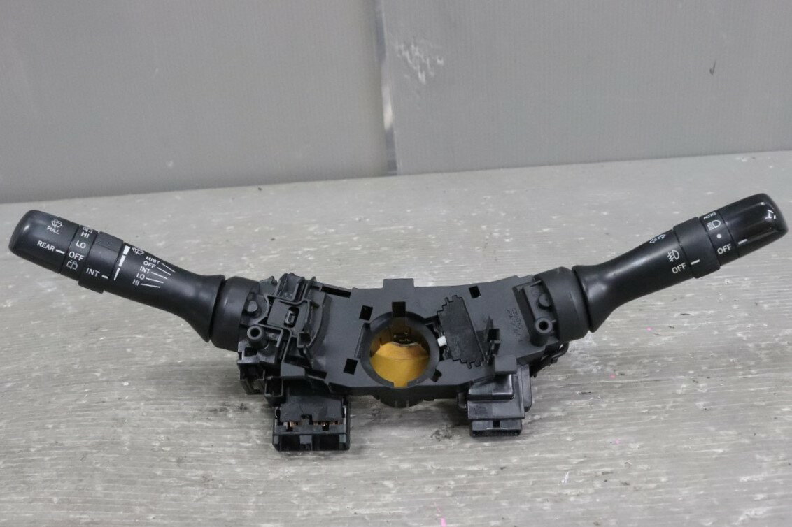 トヨタ アイシス プラタナ 後期(ZGM10) 純正 破損無 動作保証 ディマースイッチ ライトスイッチ ワイパースイッチ コンビネーションスイッチ 間欠 p050825 中古20241204