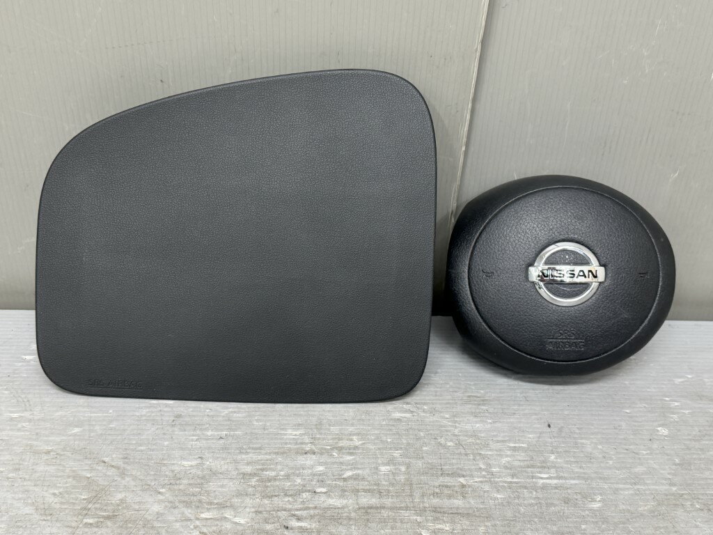 日産 ノート X 前期(E12) 純正 破損無 助手席 エアバックカバー ホーンパット p059602 中古20251203