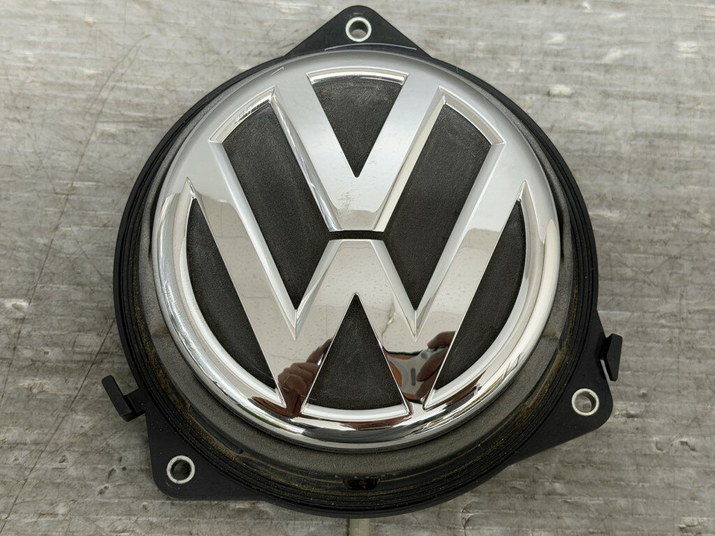 VW ザ ビートル(16CBZ 16C) 純正 破損無 動作保証 バックドアオープナー リアゲートのアウターハンドル エンブレム 5C5 827 469 B p059691 中古20251205