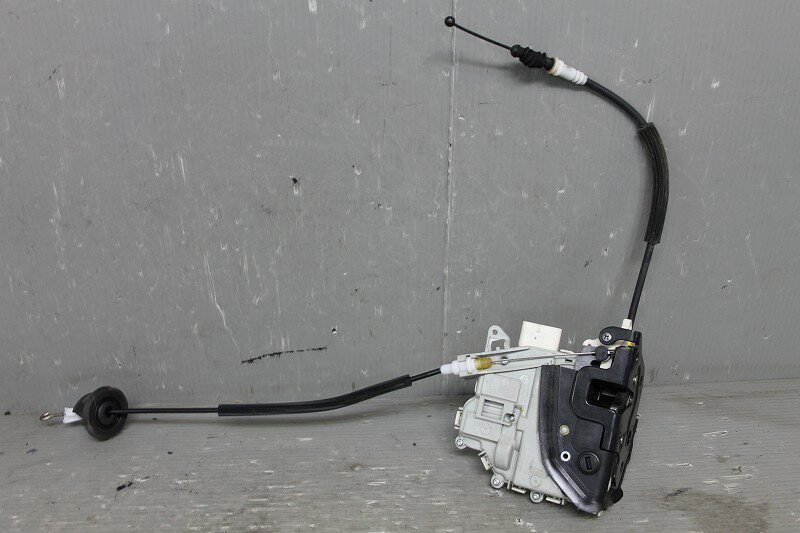 Audi A4 アバント 右H 前期 (8KCDN 8K) 純正 左 リア ドアロックアクチュエーター 左後 8K0 839 015 p042408 中古20240119