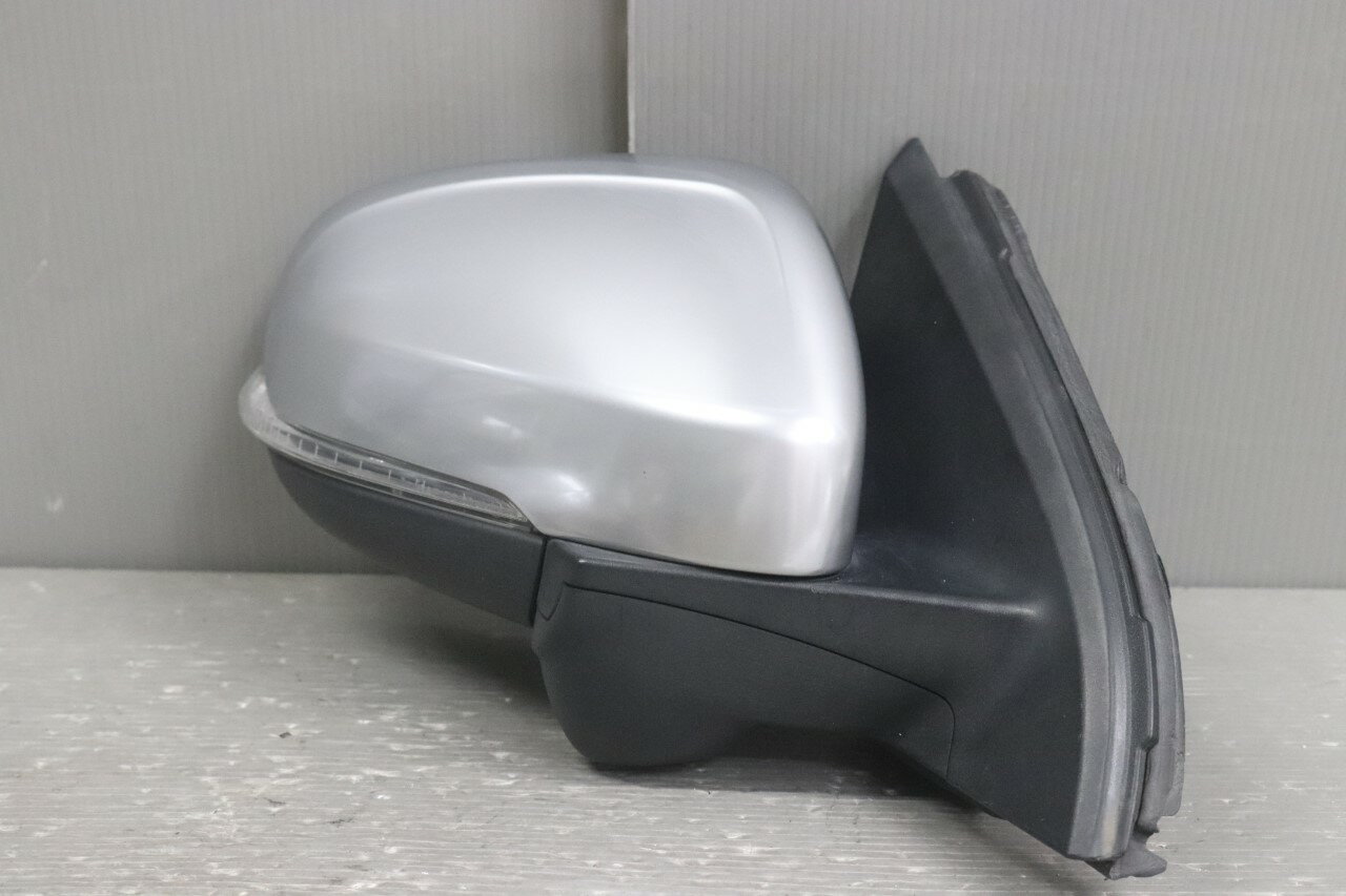 ボルボ V60 T4(FB4164T) 純正 破損無 動作保証 右 ドアミラー 電格 14P＋2P 14ピン 2ピン ウィンカー ウェルカムランプ BLISセンサー 右 ミラー サイドミラー シルバー系 p051130 中古20241214