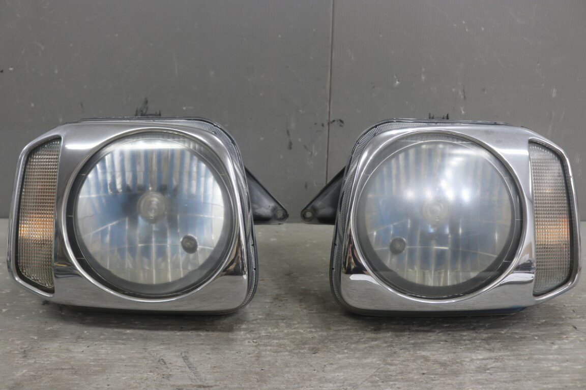 スズキ ジムニー XC 5MT 1型(JB23W JXCU-D) 純正 コイト 破損無 動作保証 ヘッドライト ハロゲン メッキ ベゼル付 左右セット ヘッドランプ p059760 中古20251210
