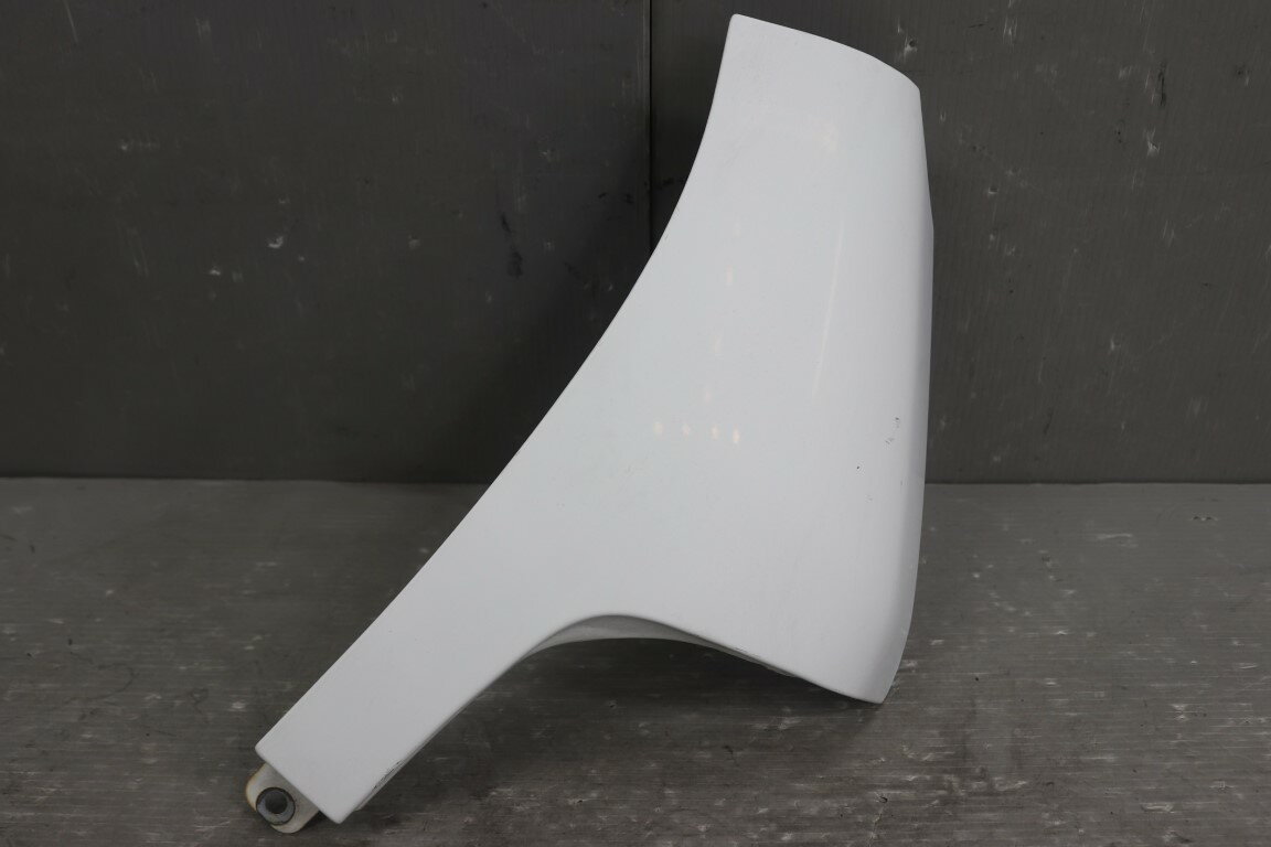 マツダ ボンゴ トラック DX 4AT(SK82T 15838-0016 AJR09) 純正 破損無 右 フェンダー コーナーパネル A2W p059831 中古20251212