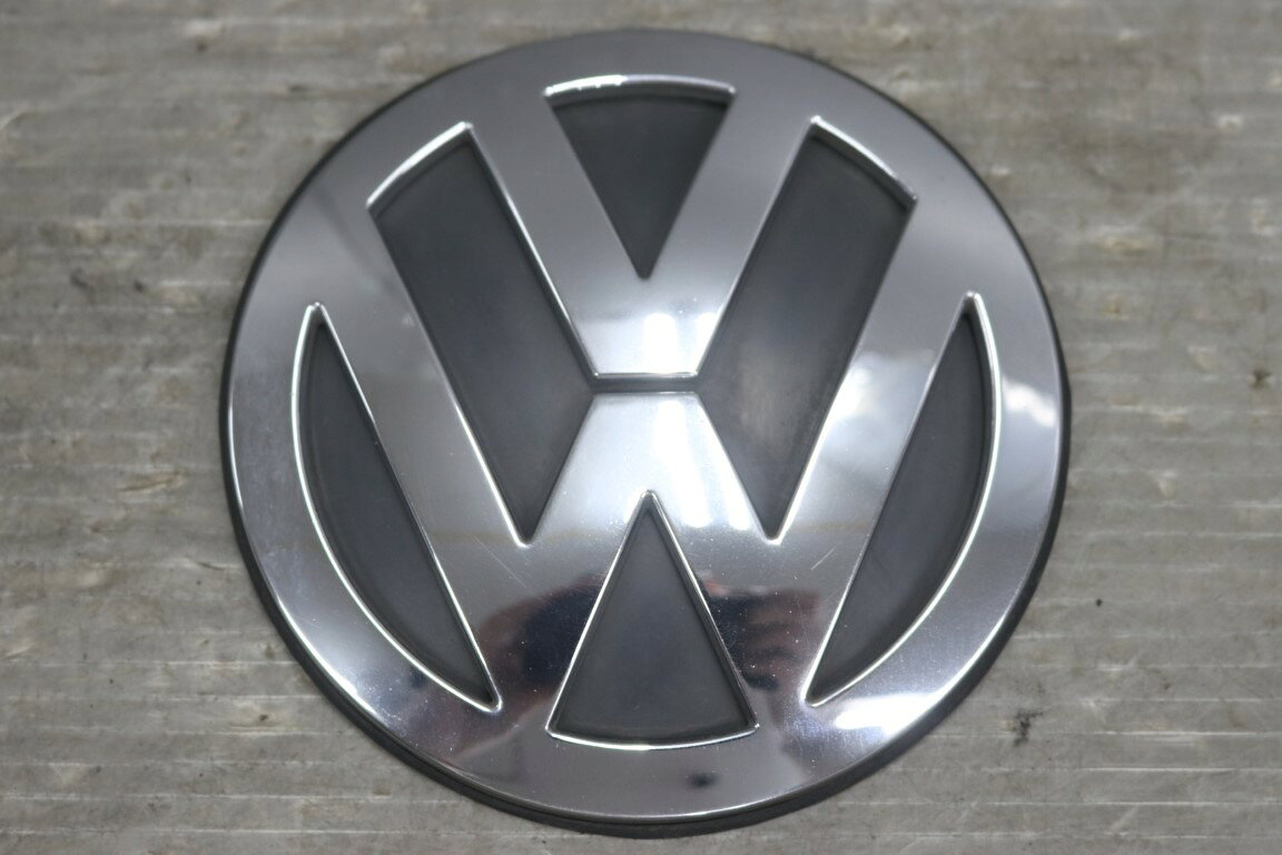 VW ニュービートル 1.6 右H 後期(9C 9CBFS) 純正 破損無 メッキ フロント エンブレム 1C0 853 617 B p059846 中古20251212