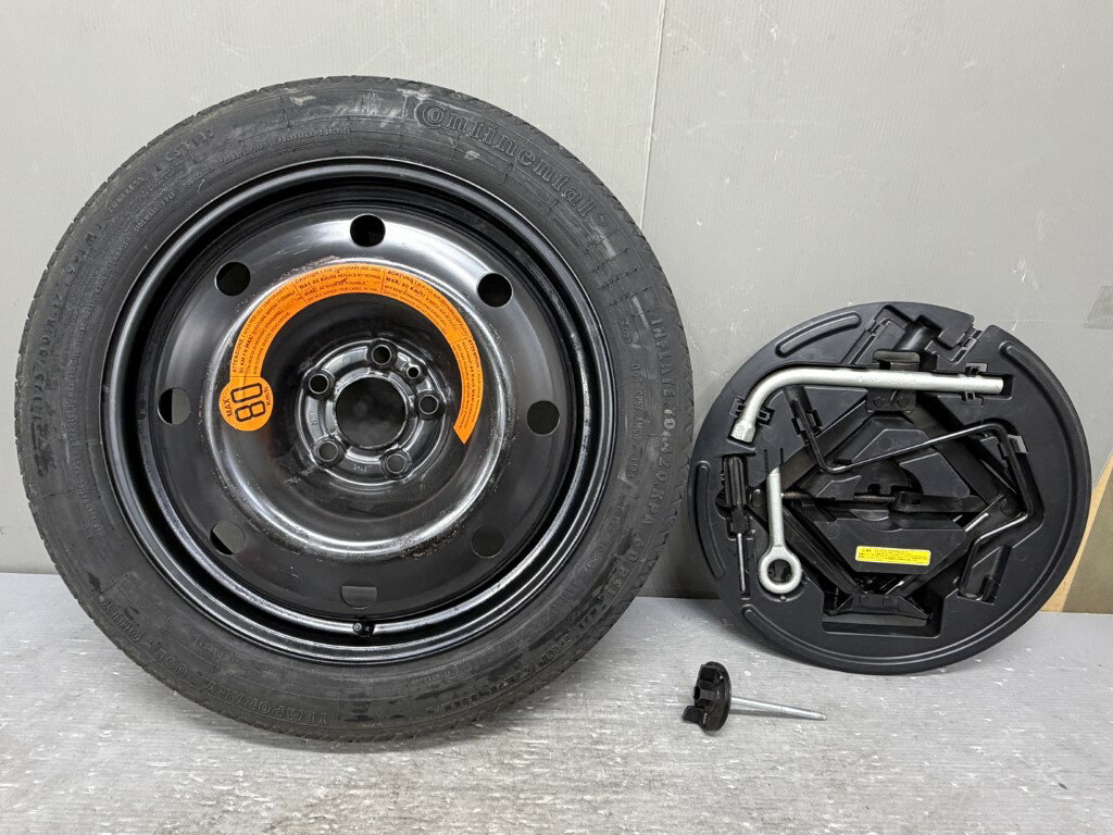 アルファロメオ ジュリエッタ スプリントジュニア 右H(940141) 純正 コンチネンタル 破損無 スペアタイ..