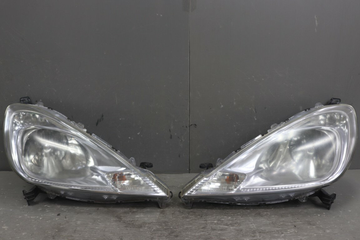 ホンダ フィット ハイブリッド RS ファインスタイル 後期(GP4) 純正 スタンレー 破損無 動作保証 HID ヘッドライト バラスト レベ付 キセノン 左右セット ヘッドランプ P9604 p059929 中古20251218