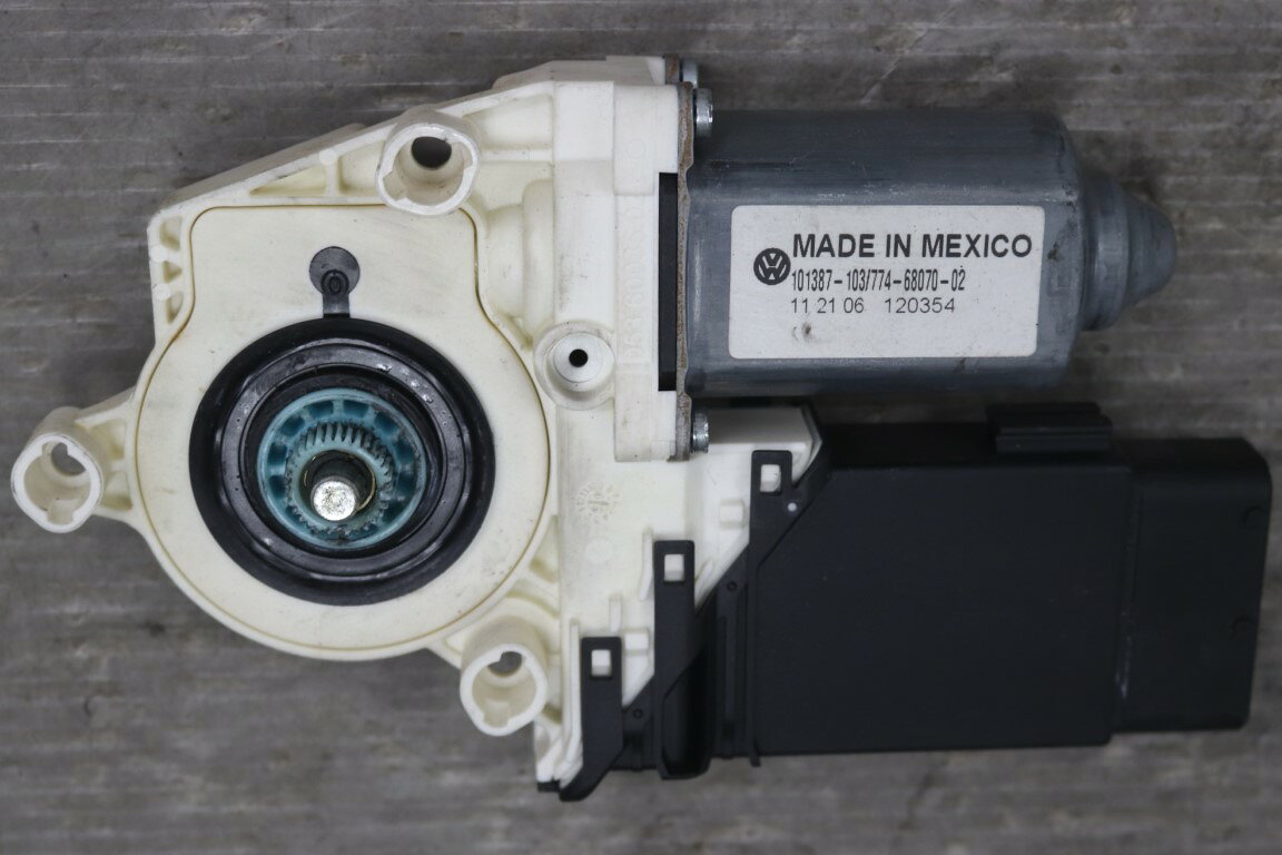 VW ニュービートル 後期(9C) 純正 破損無 右 レギュレーター モーター 67969km 1C0 959 801 B p059944 中古20251218
