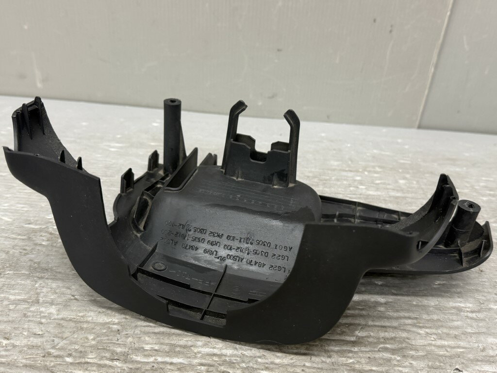 ステージア 250RS V 前期(M35 TLGARSAM35DDA-A---) 純正 破損無 コラムカバーの下側 トリム p060024 中古20251222