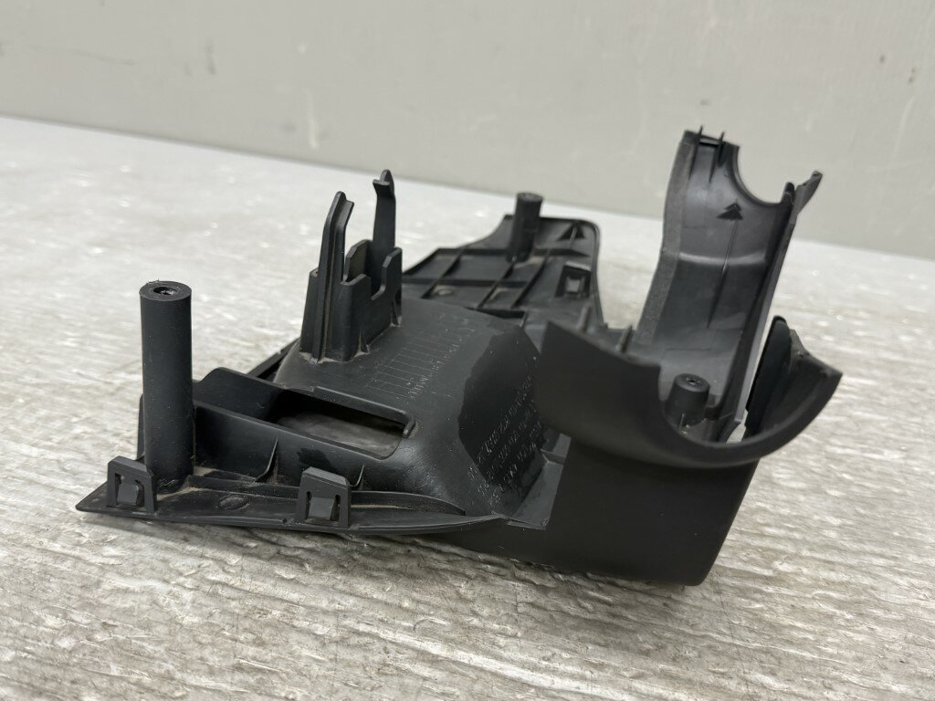 ステージア 250RS V 前期(M35 TLGARSAM35DDA-A---) 純正 破損無 コラムカバーの下側 トリム p060024 中古20251222