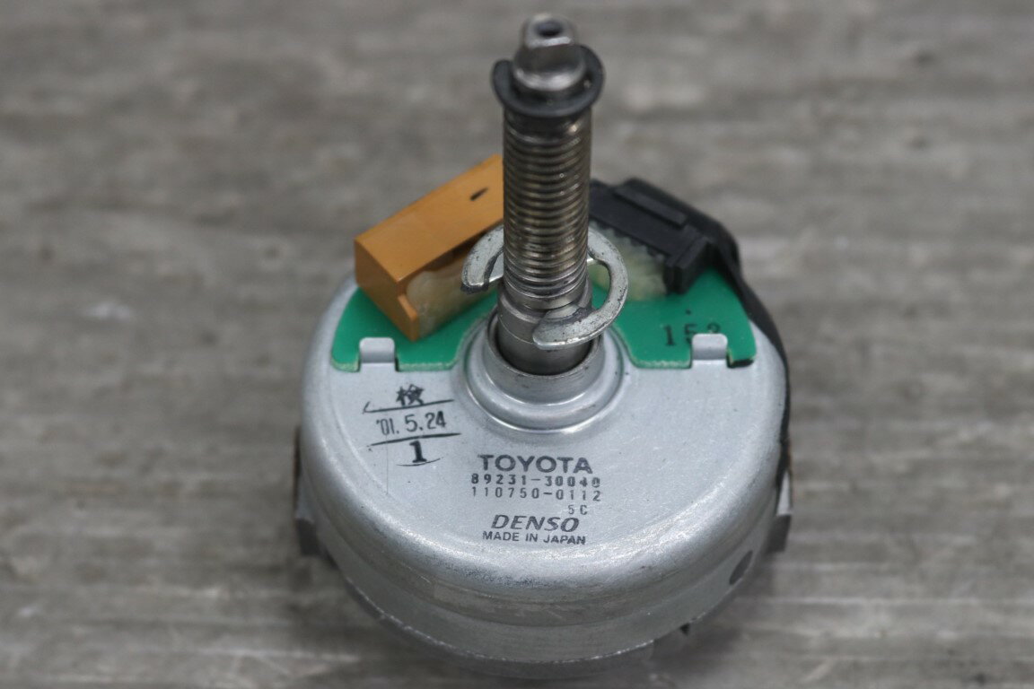 クラウン エステート ロイヤルサルーン 前期(JZS175) 純正 デンソー チルトモーター 電動モーター ステアリングコラム 89231-30040 p060035 中古20251222