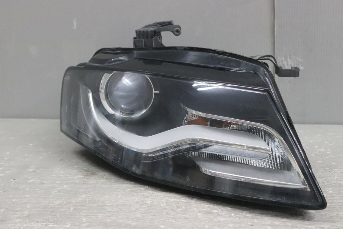 アウディ A4 アバント 1.8T 右H(8K 8KCDH) 純正 AL 破損無 動作保証 右 ヘッドライト HID バラスト レベ付 キセノン ヘッドランプ 8K0 941 004 D 0 301 240 672 p051544 中古20241229