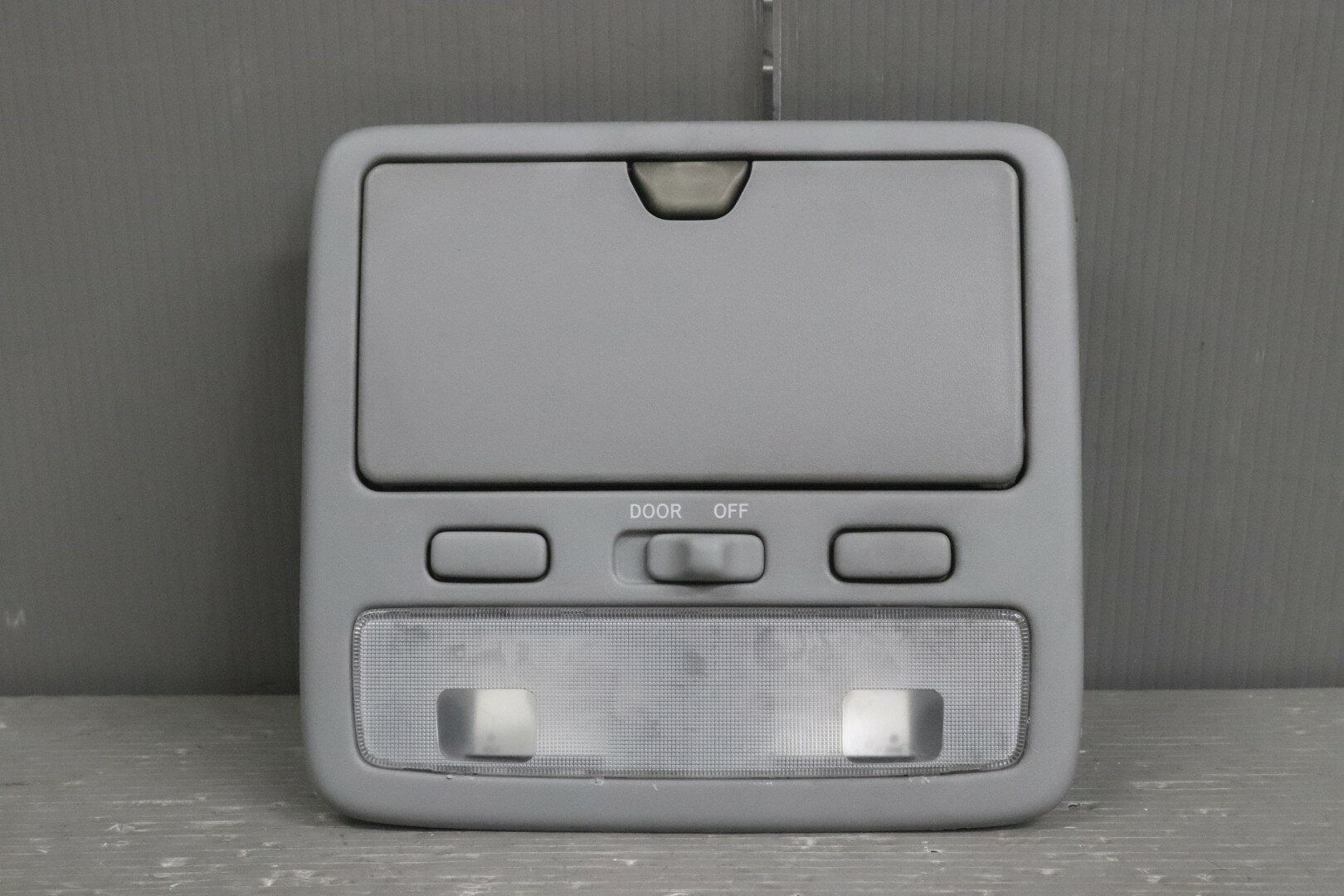 トヨタ プログレ NC300 後期(JCG11 JCG10) 純正 破損無 動作保証 ルームランプ ルームライト マップラ..