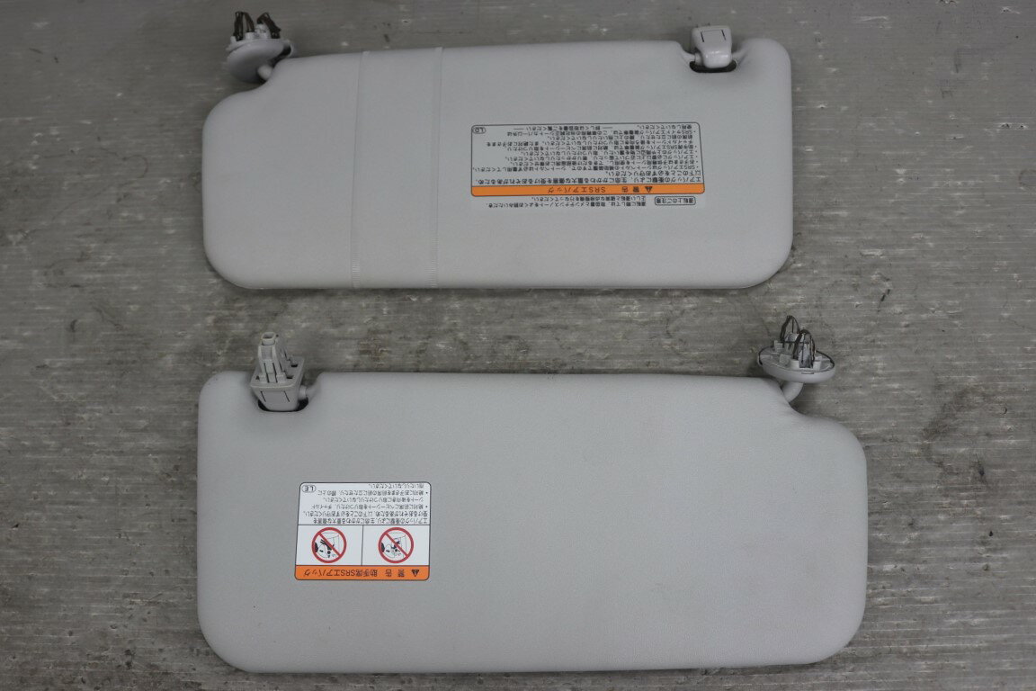 ヴォクシー トランスエックス TRANS-X(ZRR70) 純正 破損無 サンバイザー バニティミラー付 p060091 中古20251224