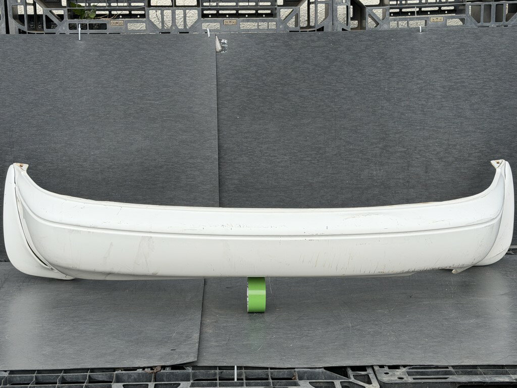 マツダ ロードスター Gリミテッド 5MT(NA8C ANNA04 NA) リアバンパー マッドガード付 ホワイト系 白系 Rバンパー Mazda p060140 中古20251227