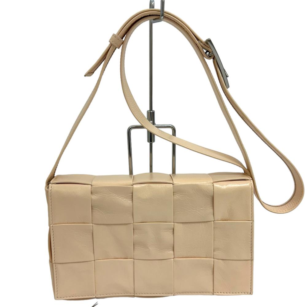 【BOTTEGAVENETA/ボッテガヴェネタ】 カセットイントレチャート 667298 ショルダーバッグ レザー ピンクベージュ レディース【中古】【真子質店】【GD】【Ixxx】