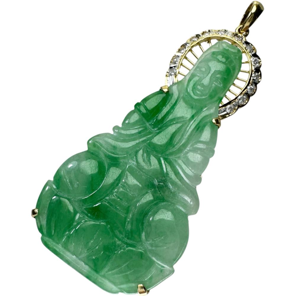 【中古】彫りヒスイ/翡翠無色樹脂含...