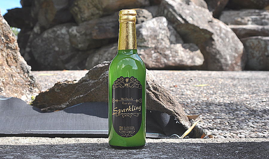 華燭　メトード　リュラル 330ml 瓶　箱なし(かしょく)【スパークリング　辛口清酒】(豊酒造株式会社、福井県鯖江市)【シャンパンと同じ製造方法】◎720mlサイズなら、12本位まで混載配送OKです(60サイズ)!◆箱なし商品なのでのし紙・包装時には別途箱代が必要です。
