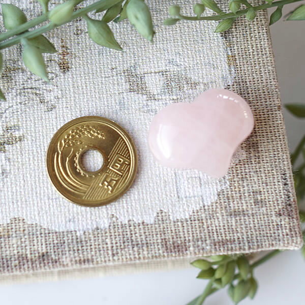 ローズクォーツ ぷっくりハート 置き石 飾り石 ハートの置物 天然石 パワーストーン 紅水晶 プレゼント 恋愛 結婚 インテリア