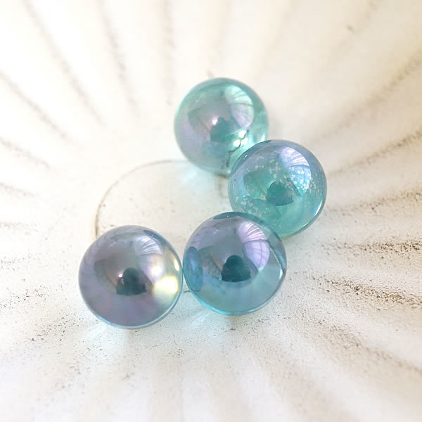 アクアオーラ オーラクリスタル オーラクォーツ 蒸着水晶 丸玉 スフィア 12mm 穴なし 置き石 飾り石 イ..