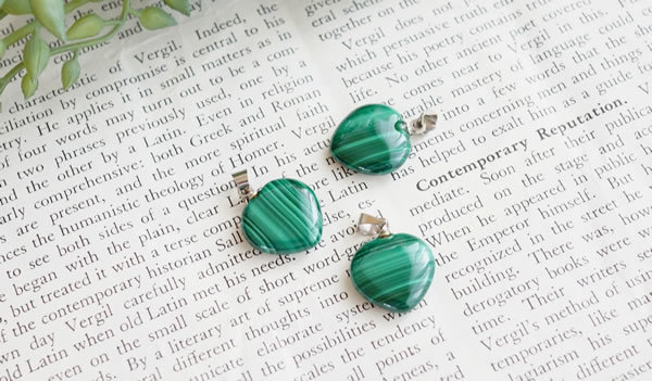 マラカイトAAAAA ハート ペンダント ネックレス SV925 天然石 パワーストーン 孔雀石