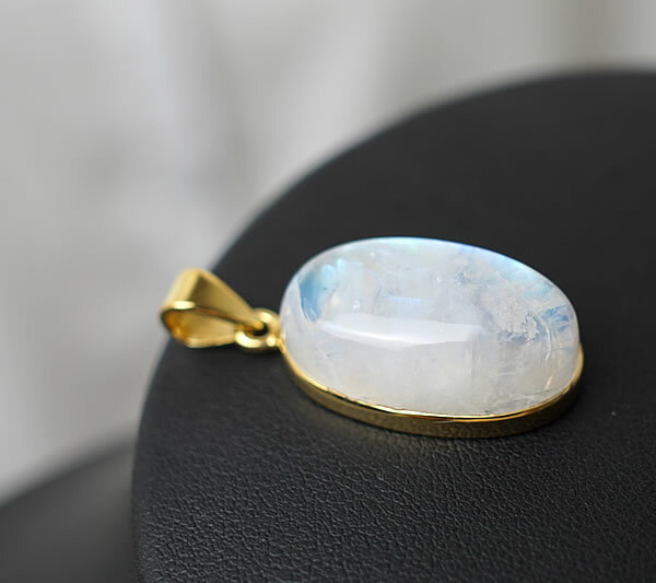 【一点物】レインボームーンストーンAAAAA インド産ホワイトラブラドライト ペンダント ネックレス SV925 18KGP 天然石 パワーストーン 6月の誕生石 18金ゴールド仕上げ