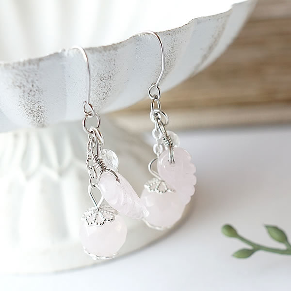 ローズクォーツ 天使の羽根ピアス 天然石 パワーストーン フックピアス ハンドメイドアクセサリー 紅水晶