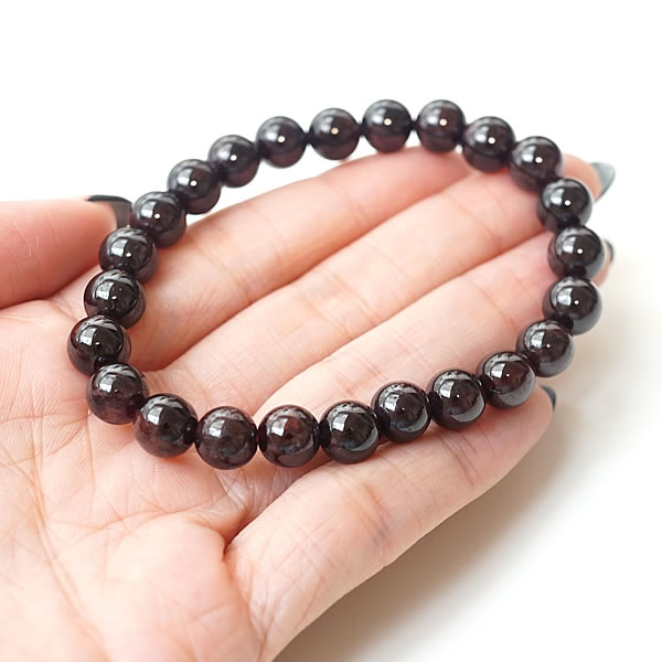 乐天商城 - ガーネット ブレスレット 8mm インド産 天然石 パワーストーン 開運 お守り 情熱 勝負運 アルマンディンガーネット 柘榴石 つけっぱなし レディース メンズ