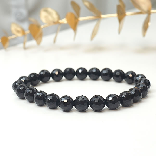 商品情報天然石ブラックトルマリン128面カット　約8mmサイズ内周：約14.0～19.0cm　【ご希望のサイズを選択してください】※サイズは玉の増減で調整します為、多少の誤差が生じることがございます。素材伸縮性のある繊維質のオペロンゴムを玉...