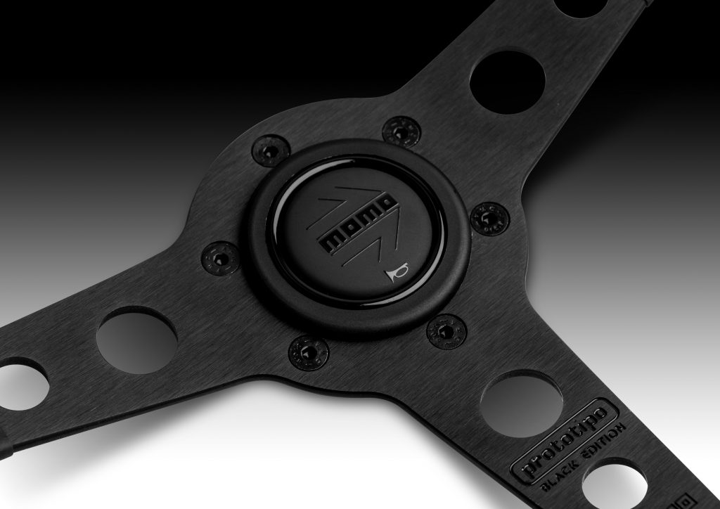 MOMOステアリング 　プロトタイプブラックエディション正規品 2