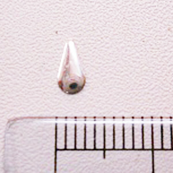 【メール便OK】☆メタルストーン　涙型　シルバー 3×5mm　30粒