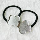 手作りアクセサリー【グルーデコアクセサリーの土台】へアゴム02 四つ葉 花 フラワー 33mm 合金素材【メール便OK】