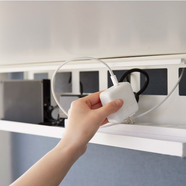 ケーブルトレー おしゃれ ケーブルホルダー タワーシリーズ towerシリーズ デスク下 ケーブル収納 公式 yamazaki 新商品 新作 省スペース 白 ホワイト 黒 ブラック スチール 収納雑貨 配線整理 北欧 タップ( 山崎実業 デスク下天板ケーブルラック タワー ロング tower )