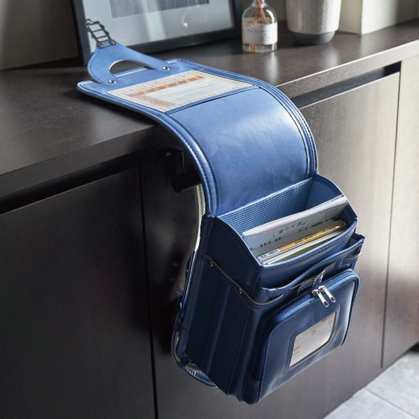 ランドセルラック ハンガー スリム おしゃれ 収納ハンガー リュックハンガー 壁面収納雑貨 玄関収納 差し込み 北欧 インテリア雑貨 タワーシリーズ 公式 ホワイト 白 ブラック 黒 スチール yamazaki( 山崎実業 下駄箱扉ランドセル&リュックハンガー タワー tower )