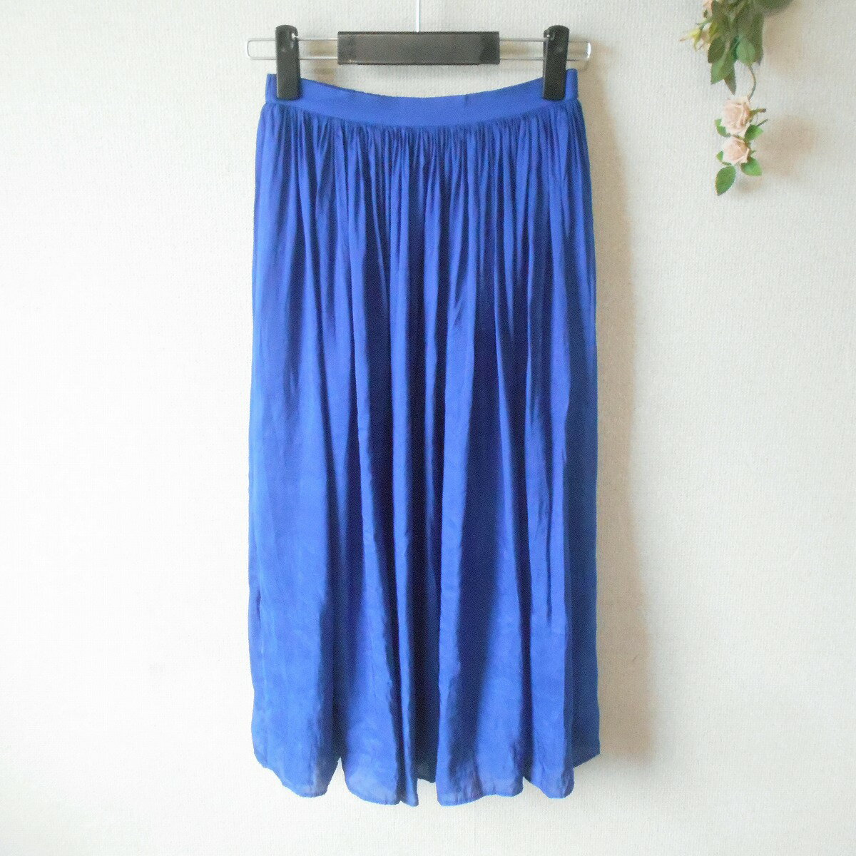 商品情報商品説明スタイルデリのスカートになります。お色はブルー系で春夏を中心に着ていただけるお品です。ウエストにギャザーが多数入った、とっても素敵なデザインです。ご不明な点はご遠慮なくお問い合わせください。コンディション【状態】USED品で...