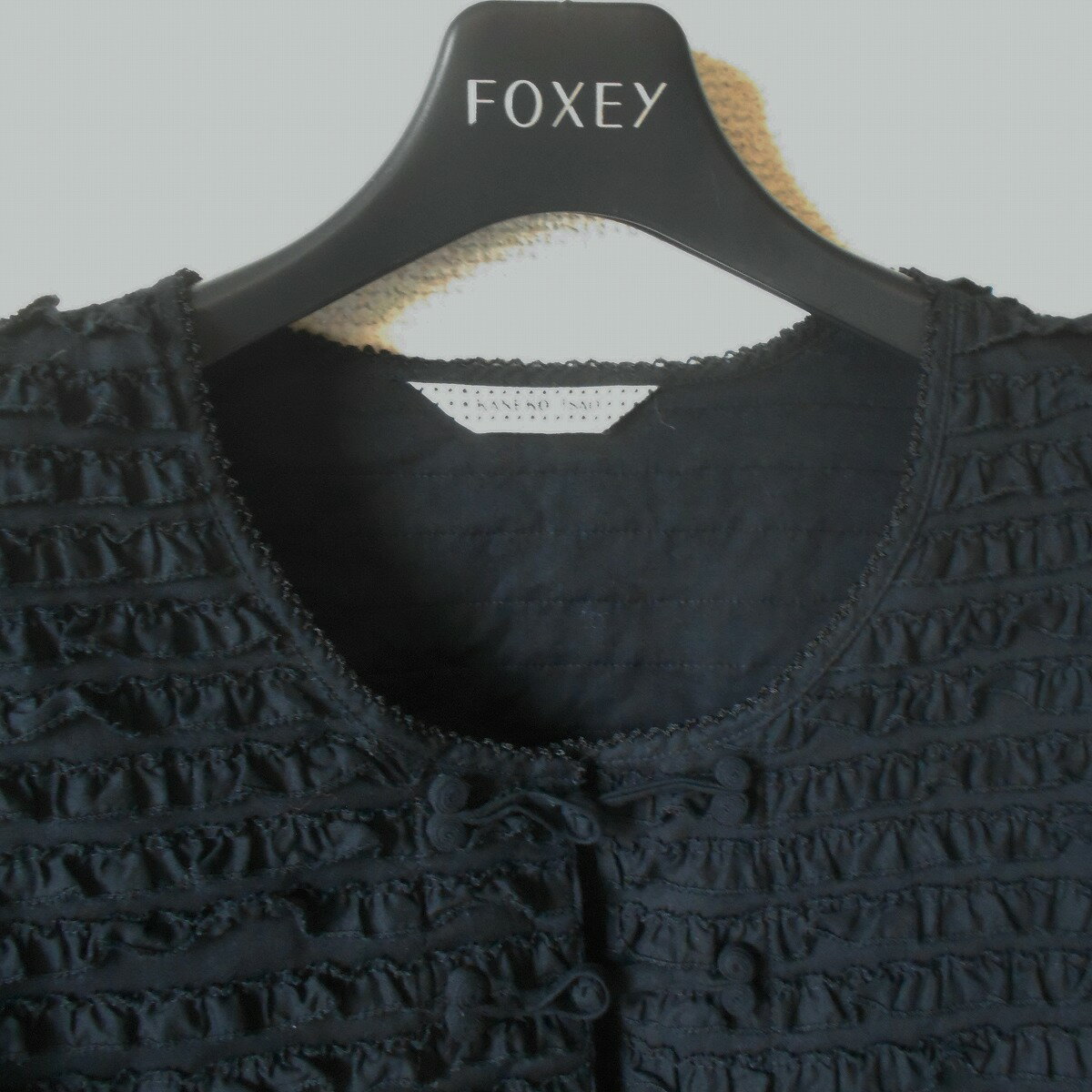 【中古】カネコイサオ KANEKO ISAO ノーカラー ジャケット 総 フリル 春 夏 秋 チャイナボタン 黒 レディース 金子功