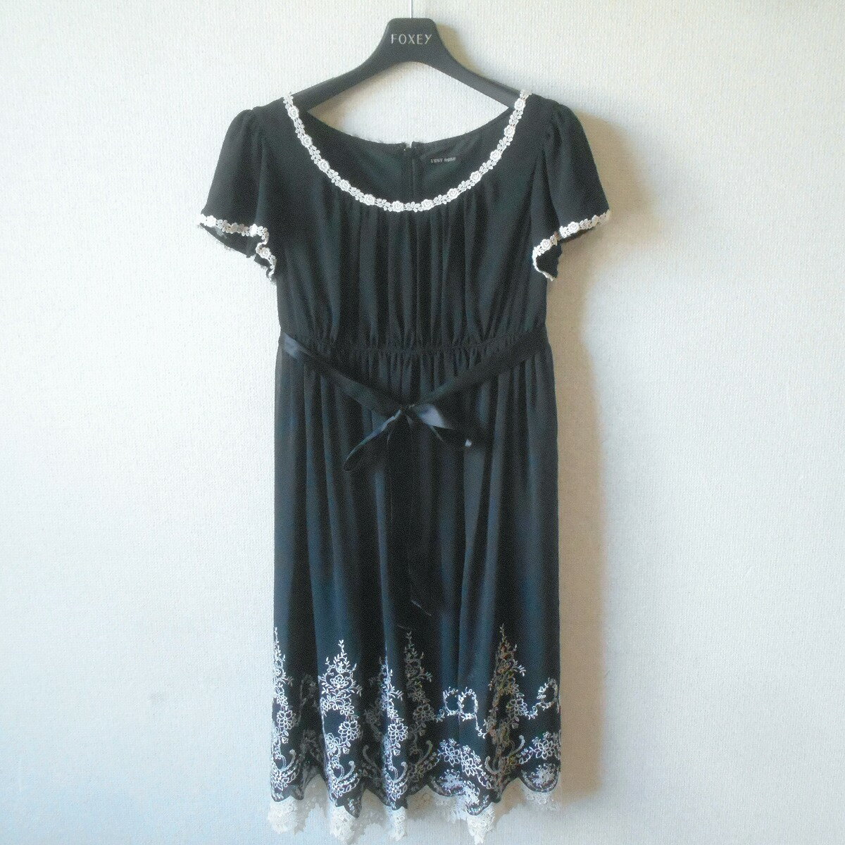 レストローズ　ワンピース　黒　1点　バラ刺繍　ボレロ　ピンクベージュ　アイボリー　2点　サイズ2　M パーティー　結婚式　 L'EST ROSE｜レストローズの新品・未使用品・中古品｜Yahoo!フリマ（旧